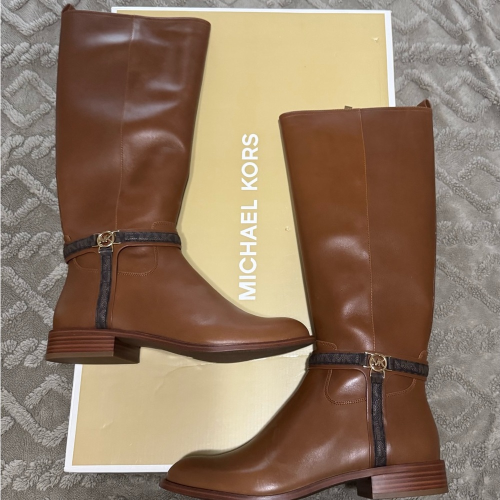Michael Kors Mindy Boot - Picture 3 of 8